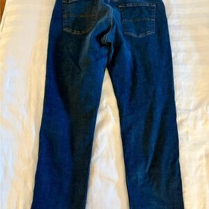 Lucky Brand Blue 221 Straight Jeans with Classic Stitching
